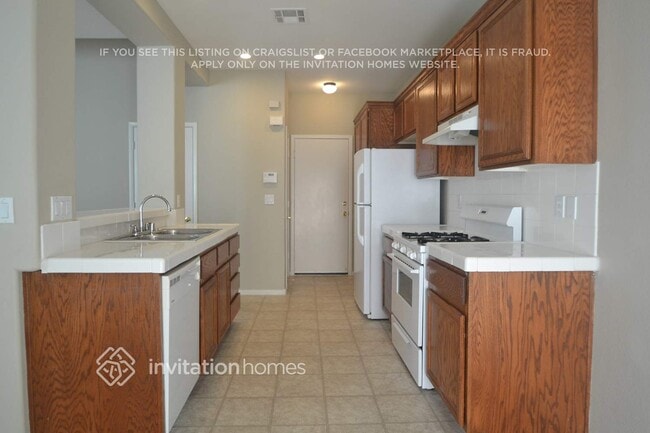 Building Photo - 6181 Arlington Ash St