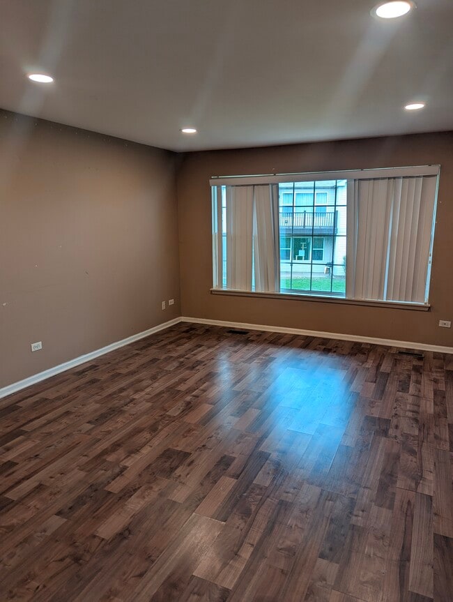 Building Photo - 335 Buckingham Cir