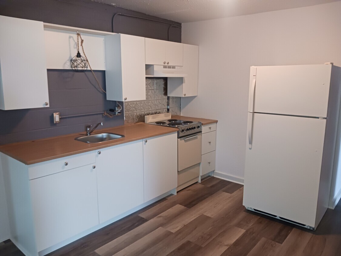 33 E Maple St, Dallastown, PA 17313 Apartments in Dallastown, PA