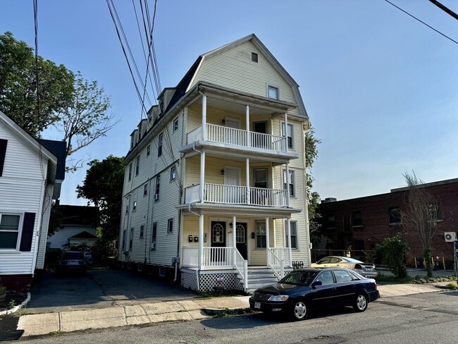 Building Photo - 11-13 Mason Ave