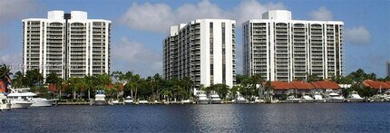 Building Photo - 3610 Yacht Club Dr