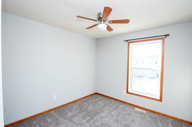 Foto del edificio - 15119 Fanning Dr N