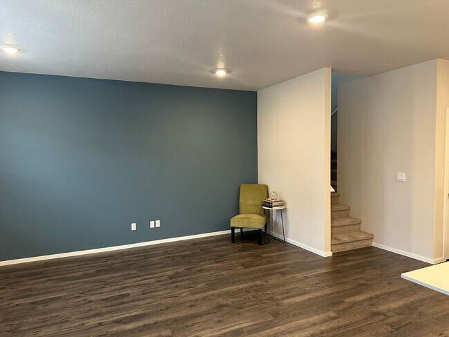 Foto del edificio - Newer 4 bedroom 2.5 bathroom house! AVAILA...