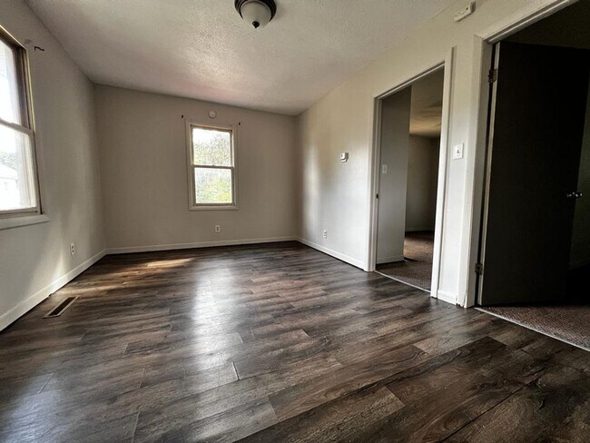 Building Photo - 1335 E. Dubail Ave