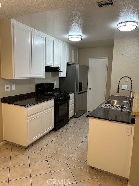 Foto del edificio - 4524 Donner Ct