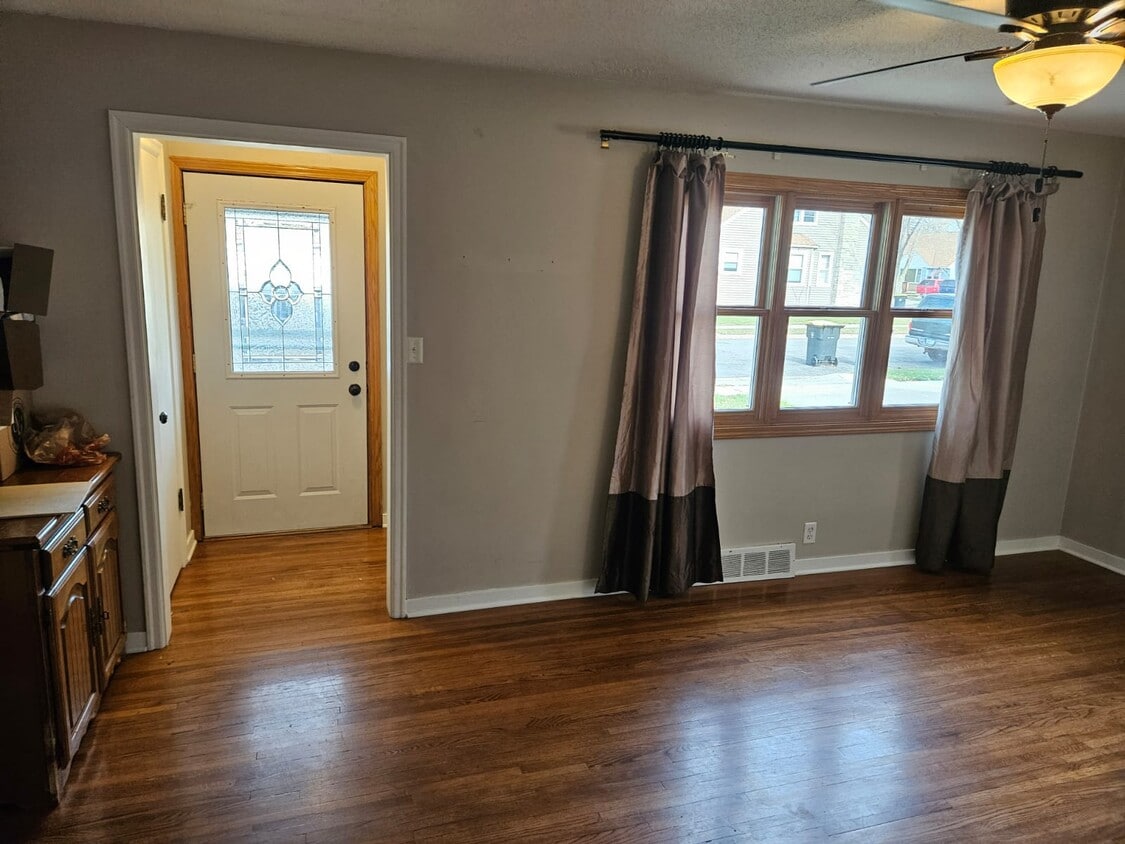 215 Tyler Ave, North Mankato, MN 56003 House Rental in North Mankato