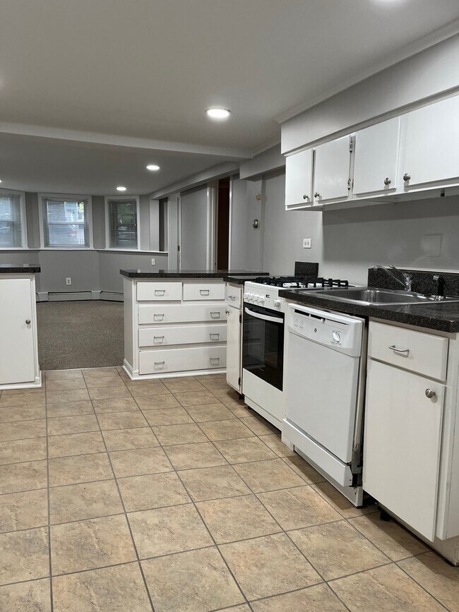 Foto del edificio - 3729 N Bosworth Ave