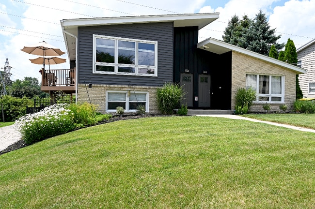Building Photo - 1912 Cardinal Dr