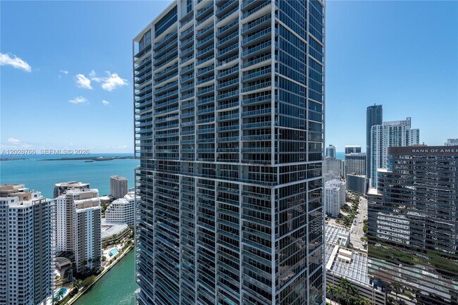 Foto del edificio - 475 Brickell Ave