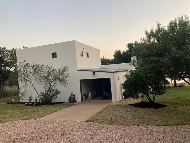 Foto del edificio - 5100 FM 690