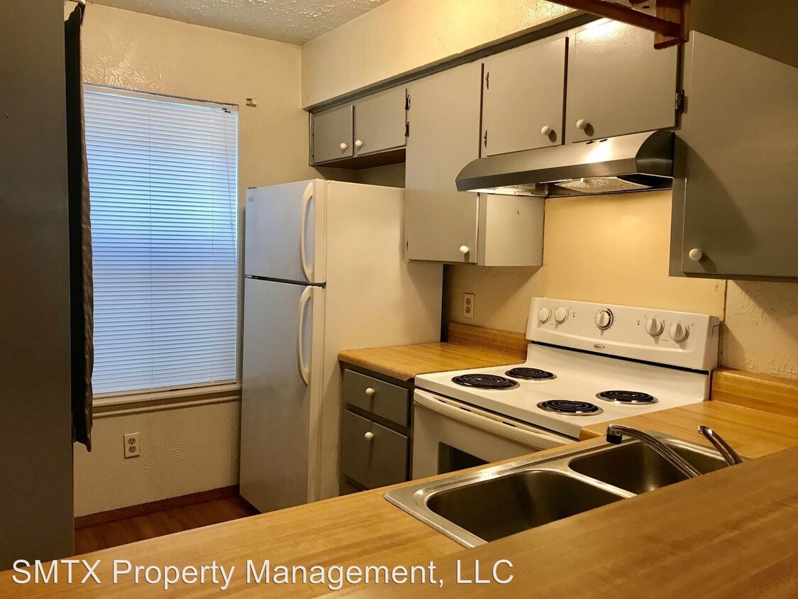 Foto principal - 1117 N LBJ Dr