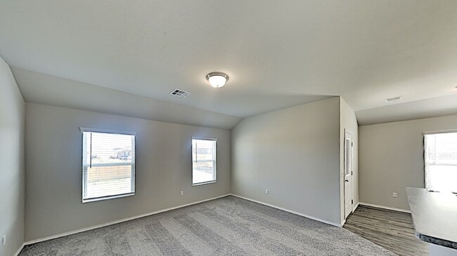 Building Photo - Very Nice 3 Bedroom 2 Bath Home in Yukon Schools