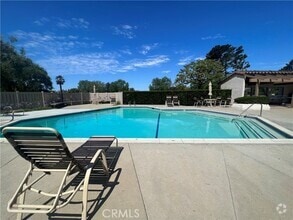 Building Photo - 23 Seaview Dr N