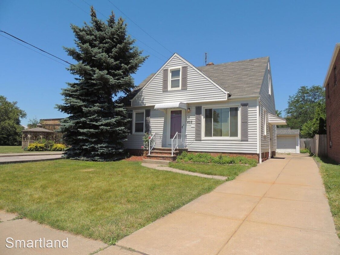 Primary Photo - 3 br, 2 bath House - 633 Babbitt Rd