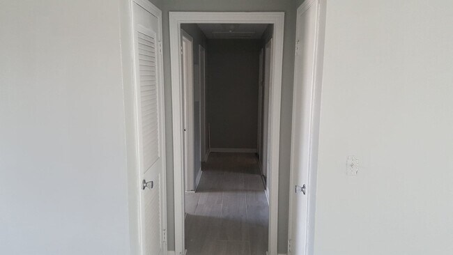 Main Hallway - 1748 El Camino Rd