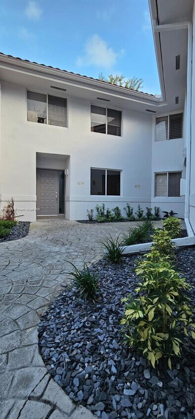 Foto principal - 9220 NW 9th Pl