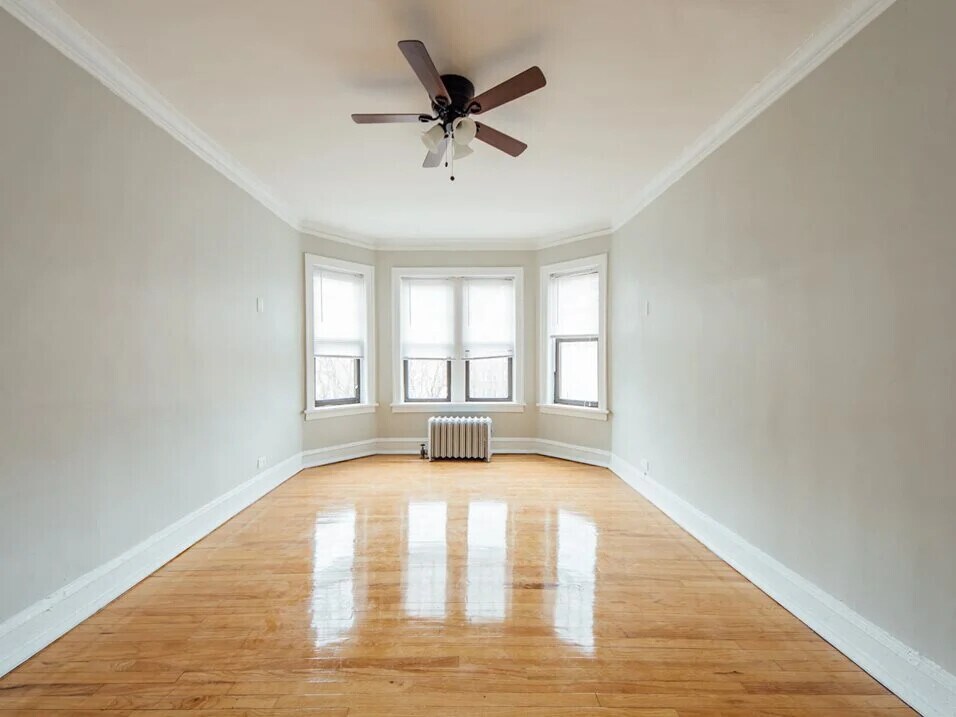 Primary Photo - 2332 W Addison St