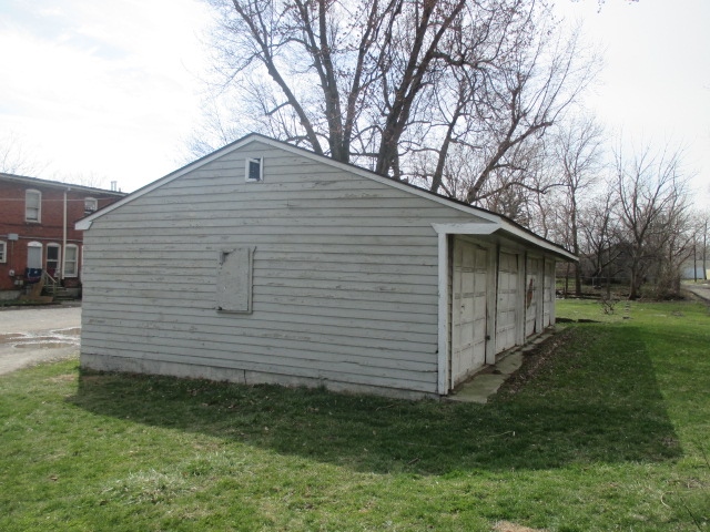 Building Photo - 500-518 W Elm St