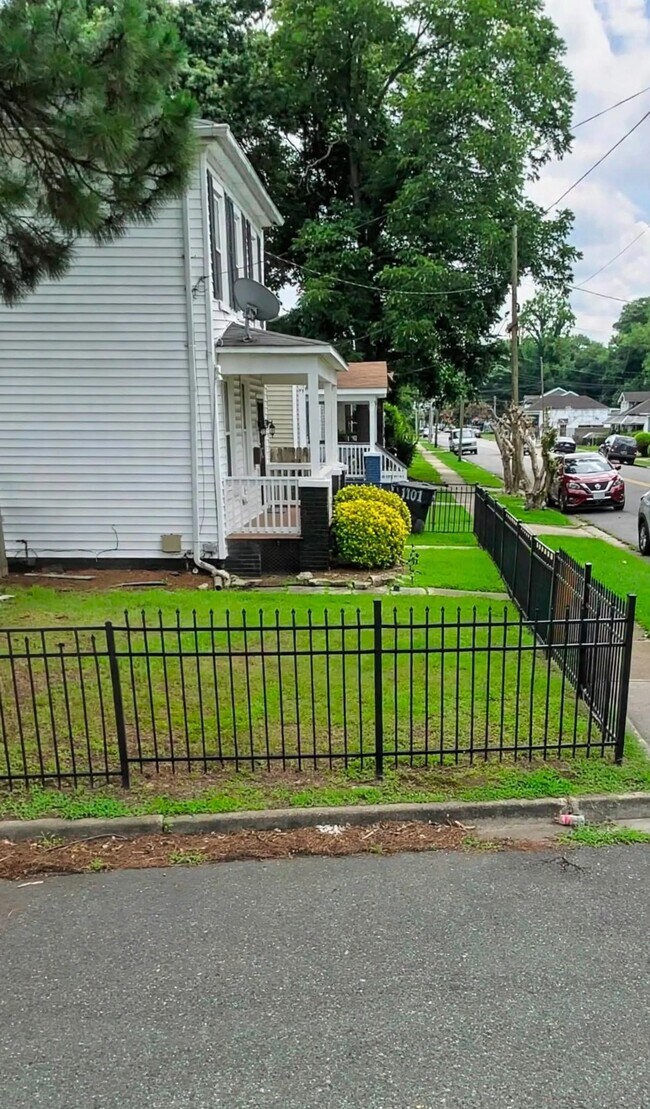 Foto del edificio - 1701 Des Moines Ave