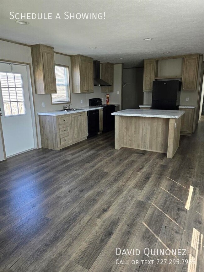 Foto del edificio - Sale Prices Starting at: $69,999 or Lease ...