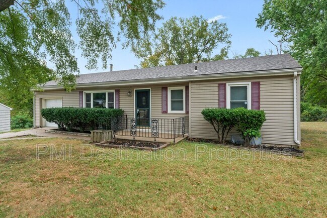 Building Photo - 5221 Elm Pl