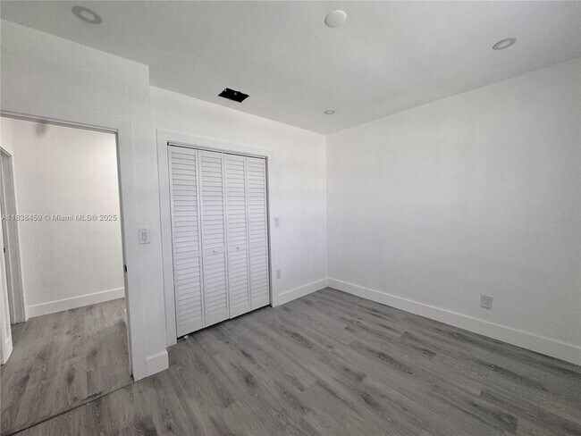 Foto del edificio - 8430 SW 32nd St