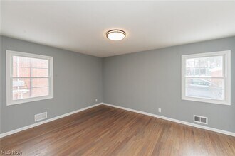 Building Photo - 2539 Warrensville Center Rd