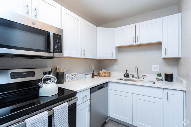 Interior Photo - Mt. Aire