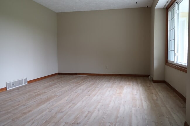 Foto del edificio - 745 146th Ave