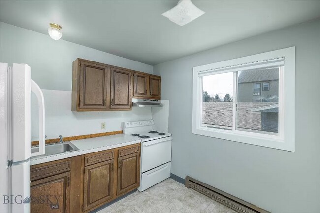 Building Photo - 215 S 19th Ave