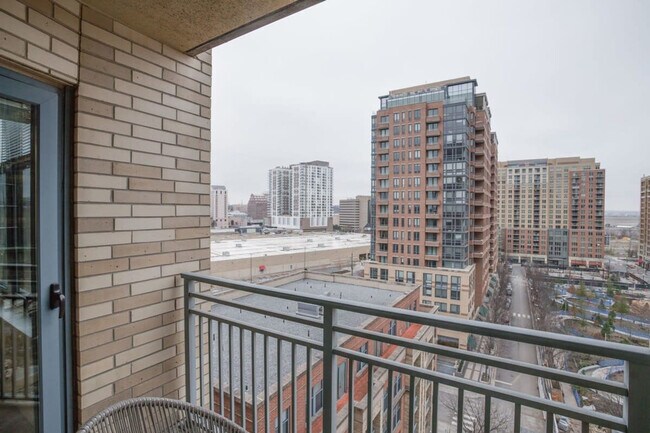 Building Photo - 550 14th St S