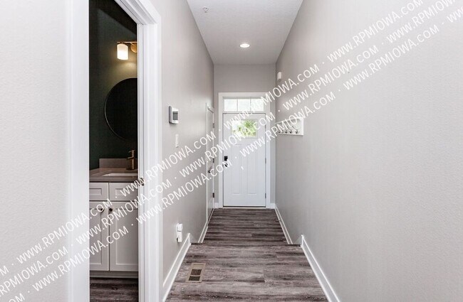 Foto del edificio - 1508 Mocking Bird Ln