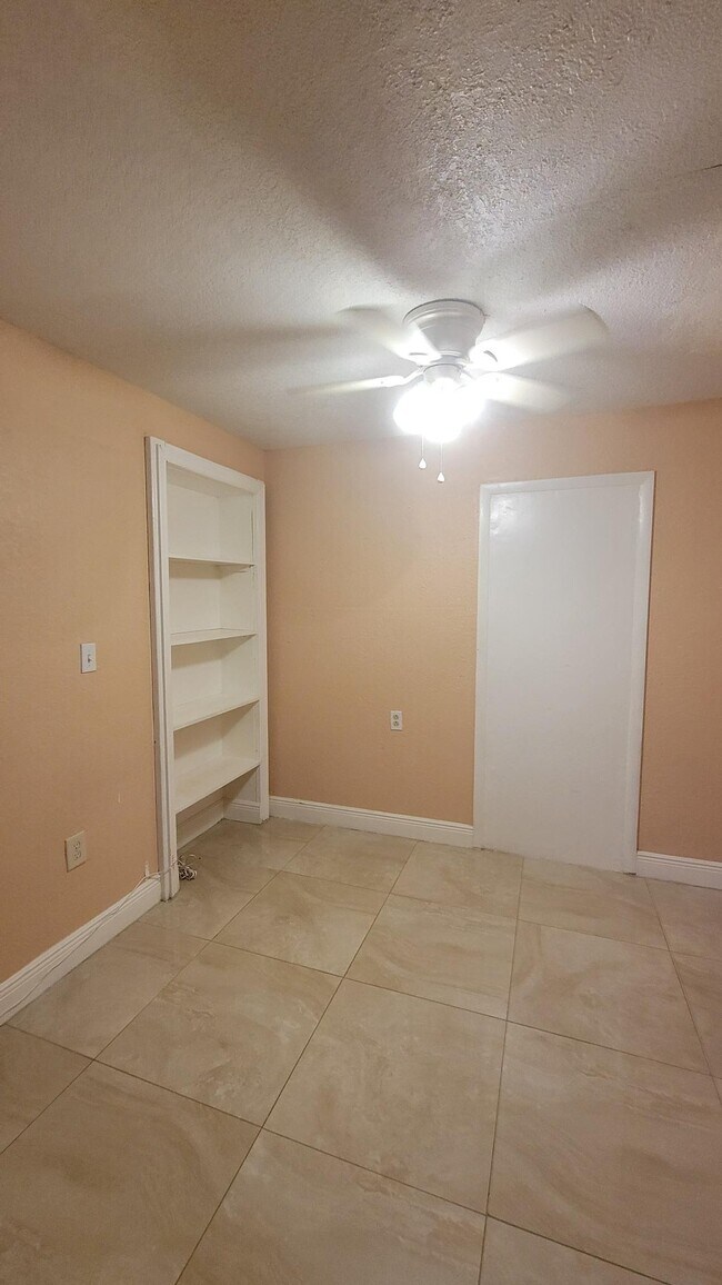 Foto del edificio - 5001 NW 23rd St