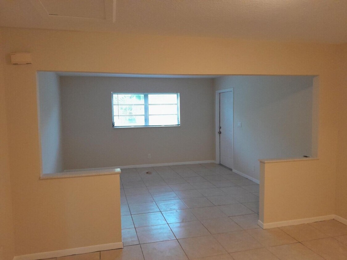 Foto principal - 412 Conniston Rd