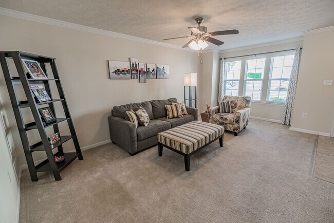 Foto del edificio - 210 Summerfield Dr