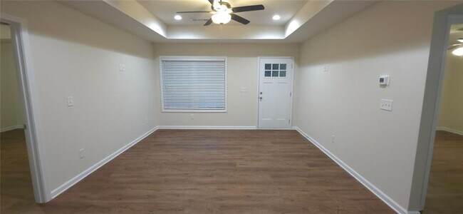 Foto del edificio - 635 Ben Higgins Rd