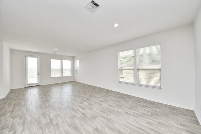 Foto del edificio - 1270 Glendora Dr
