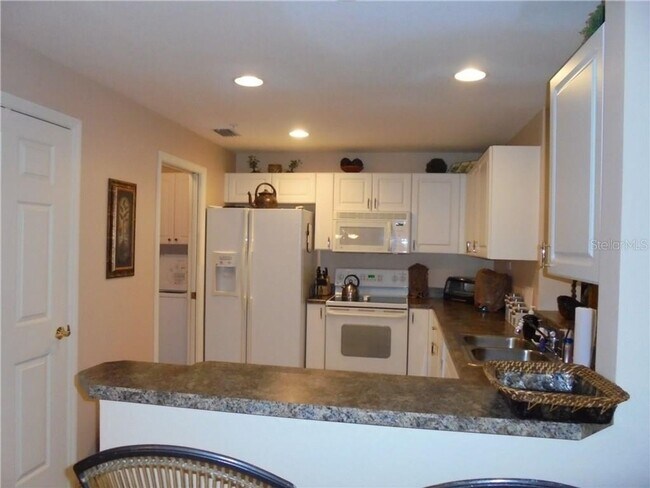 Foto del edificio - FOUNTAIN COURT CONDOMINIUM AVAILABLE FOR 2...
