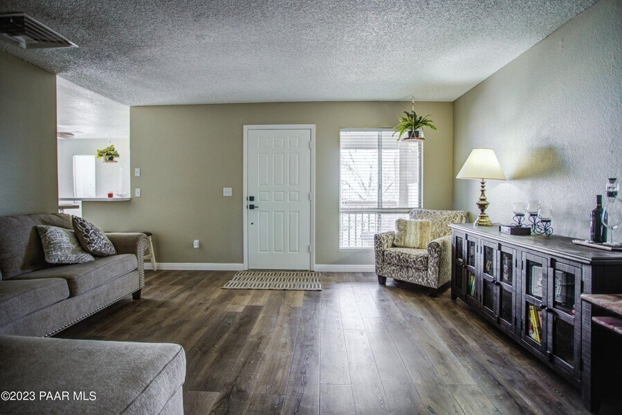 Building Photo - Furnished Apartment