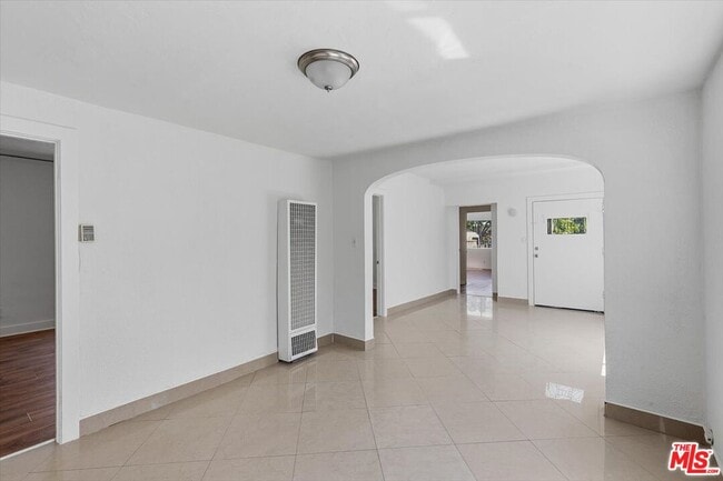 Foto del edificio - 4133 Bemis St