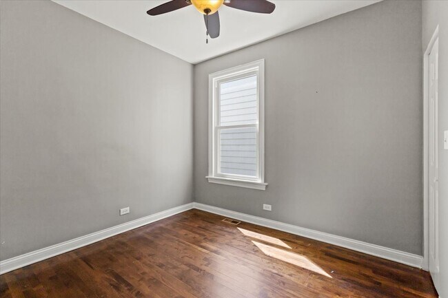 Foto del edificio - 5344 W Eddy St