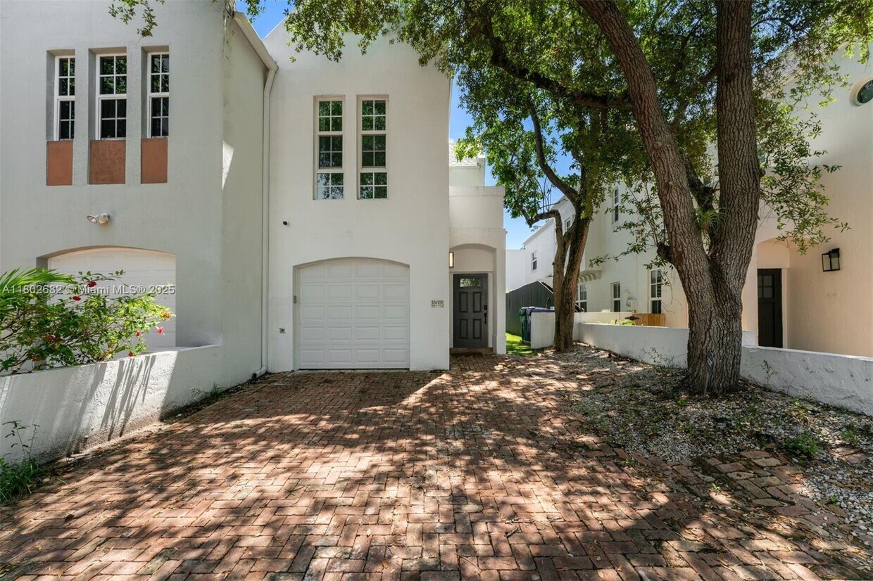 Primary Photo - 3125 Paola Dr