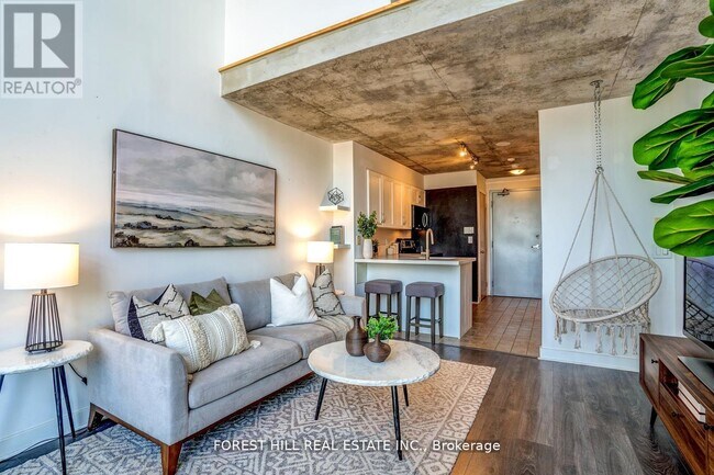 Photo du bâtiment - 255 Richmond St E