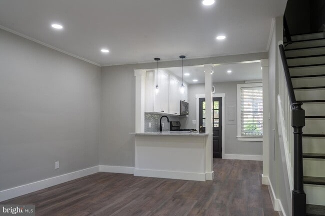 Building Photo - 1401 S Edgewood St