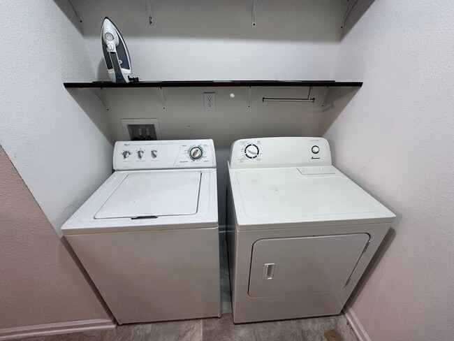Building Photo - Spacious Northside 3BR Home in Oceanway - ...