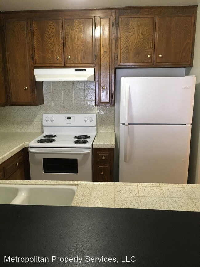Building Photo - 417 S Arnaz Dr