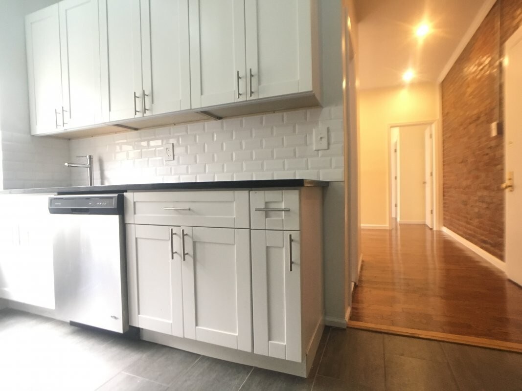 Foto principal - 536 W 158th St