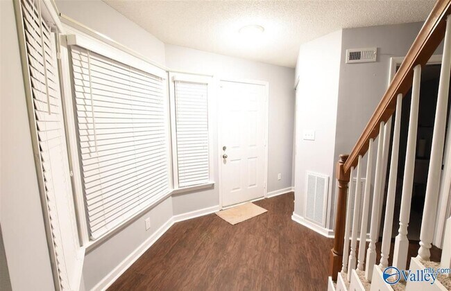 Foto del edificio - 1814 Whisperwood Way NW