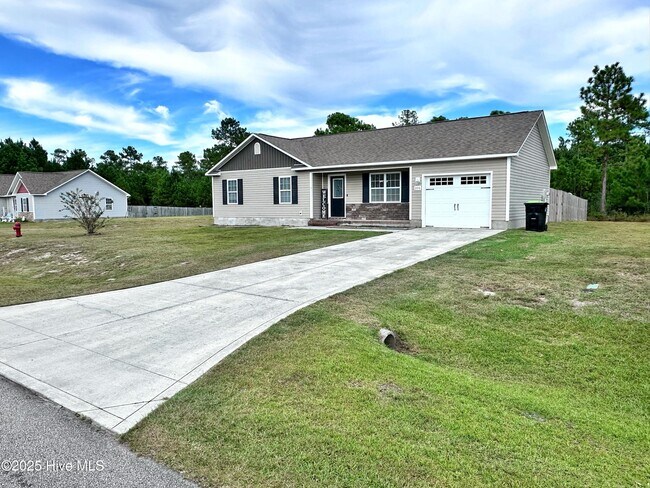 Building Photo - 308 Basil Ct