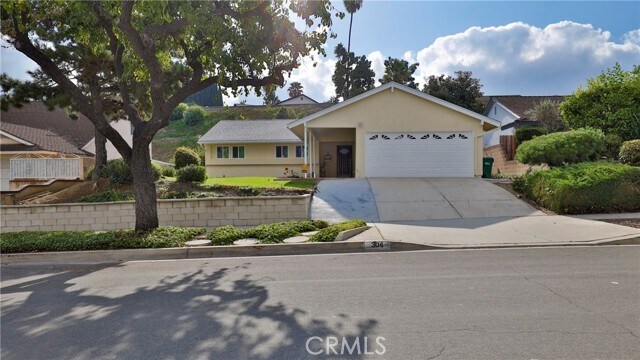 Foto principal - 304 Navajo Springs Rd